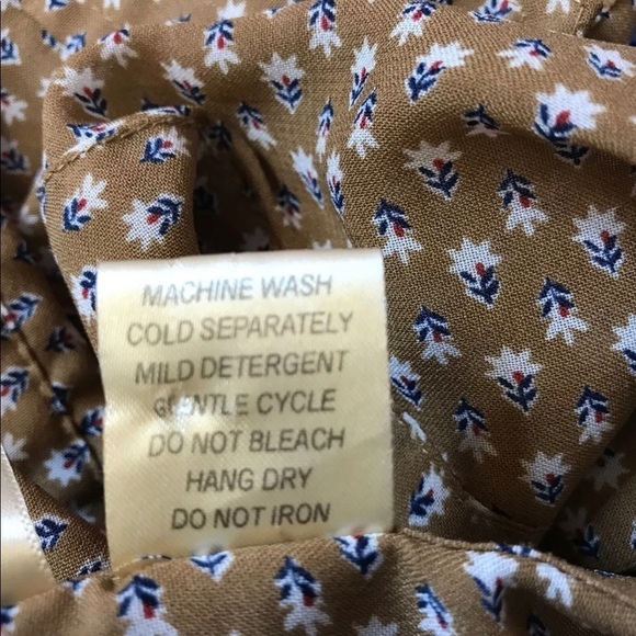 3/$20 Passport Size M Roll Tab Sleeve Blouse Semi Sheer Pockets Hi Low Hem - Picture 8 of 8